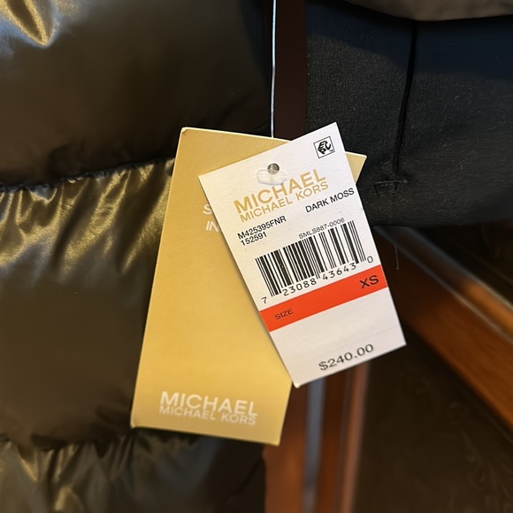 NEW!!!  MICHAEL KORS Water-Resistant Hooded Shiny Logo Print Nylon Puffer Jacket - Picture 7 of 17